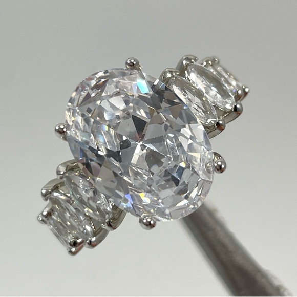 Rings Engagement Women’s Jewelry Oval Cut White Diamond CZ Silver Plated